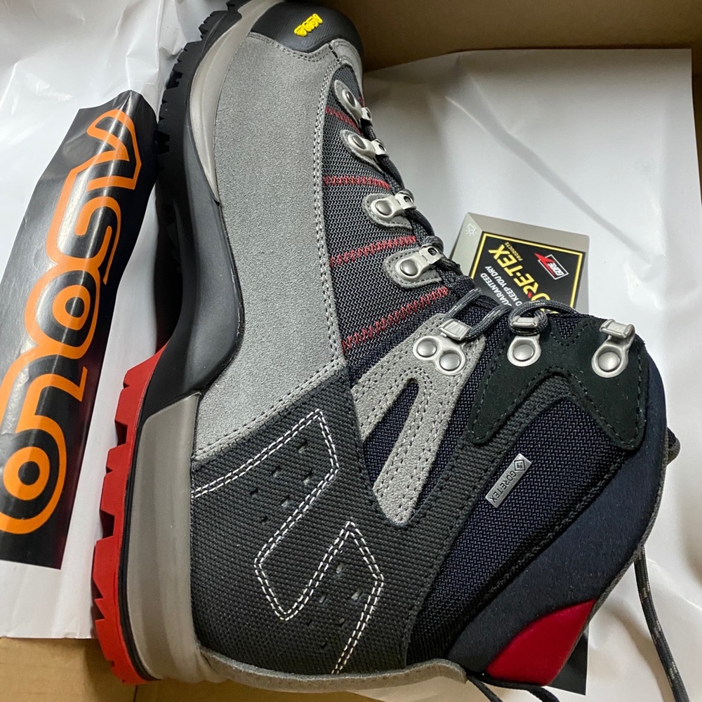 Asolo hiking boot Fugitive GTX MM 10.5 NIB